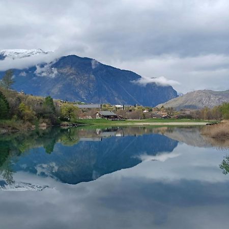 Villargondran, Les Magnifiques Cols De Maurienne Garage Motos, Velos Camera foto